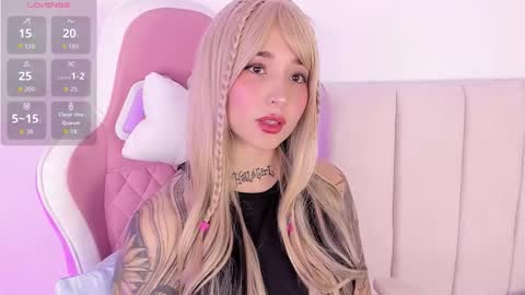 Snapshot of venusvan chatting on October 2025 07:36:02 PM Shelly online show from October 2025 07:36:02 PM