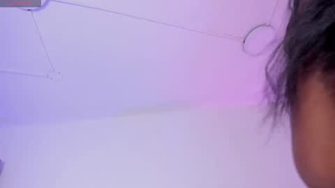 Snapshot of venuswilds chatting on November 2025 11:44:01 AM VENUS online show from November 2025 11:44:01 AM