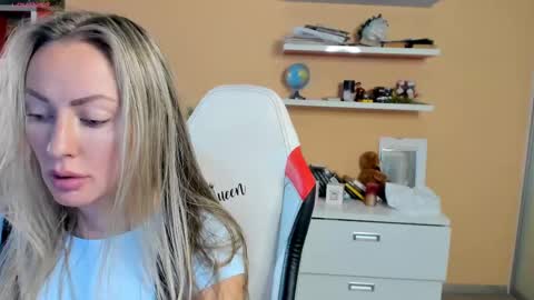 Snapshot of veola_new chatting on February 2025 03:45:02 AM Violetta online show from February 2025 03:45:02 AM