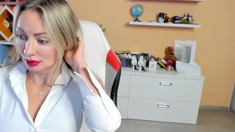 Snapshot of veola_new chatting on March 2025 03:41:01 AM Violetta online show from March 2025 03:41:01 AM