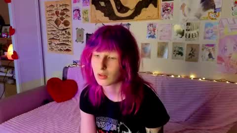 Erica online show from April 2026 08:18:01 PM