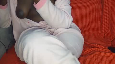 Snapshot of vera_bliss21 chatting on September 2025 10:02:02 PM vera_bliss21 online show from September 2025 10:02:02 PM