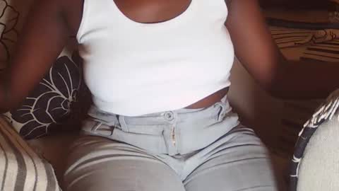 Snapshot of vera_bliss21 chatting on October 2025 11:30:01 AM vera_bliss21 online show from October 2025 11:30:01 AM