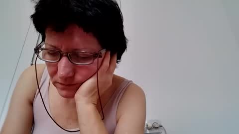 Vera online show from October 2025 10:08:02 AM