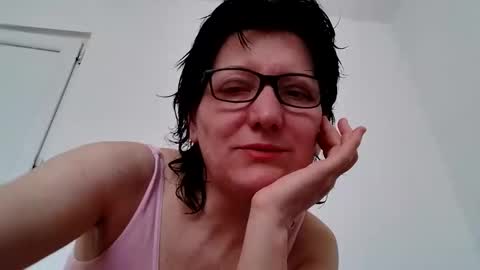 Vera online show from April 2026 06:18:01 AM