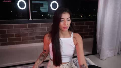 vero_cam online show from February 2025 01:29:01 AM