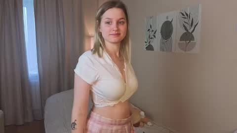 Snapshot of verocat chatting on October 2025 10:34:02 AM Veronica online show from October 2025 10:34:02 AM