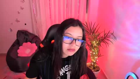 Snapshot of verolake chatting on February 2025 07:31:02 PM Verolake online show from February 2025 07:31:02 PM