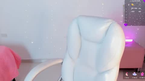 Vernica  online show from November 2025 05:39:01 AM