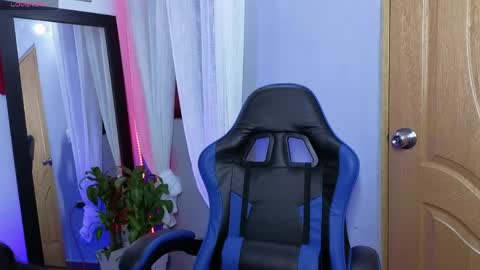 veronica_118 online show from April 2026 02:15:01 AM