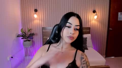 Snapshot of veronica_19_ chatting on January 2025 07:34:01 PM VERONICA online show from January 2025 07:34:01 PM