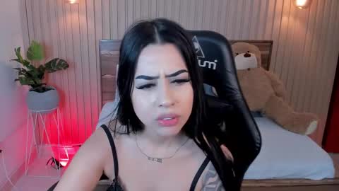 Snapshot of veronica_19_ chatting on January 2025 01:30:01 AM VERONICA online show from January 2025 01:30:01 AM