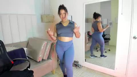 Veronica3  online show from May 2026 04:04:02 PM
