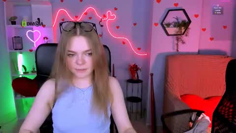 Snapshot of veronica_bubble chatting on March 2026 07:14:01 PM Ronni online show from March 2026 07:14:01 PM
