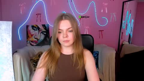 Snapshot of veronica_bubble chatting on April 2026 07:22:02 PM Ronni online show from April 2026 07:22:02 PM