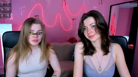 Snapshot of veronica_bubble chatting on April 2026 07:11:02 PM Ronni online show from April 2026 07:11:02 PM