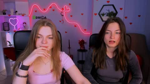 Snapshot of veronica_bubble chatting on April 2026 07:05:02 PM Ronni online show from April 2026 07:05:02 PM