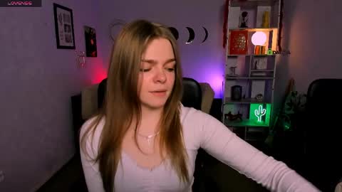 Snapshot of veronica_bubble chatting on April 2026 07:16:01 PM Ronni online show from April 2026 07:16:01 PM