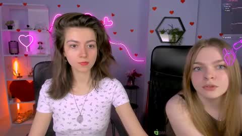 Snapshot of veronica_bubble chatting on May 2026 07:11:01 PM Ronni online show from May 2026 07:11:01 PM