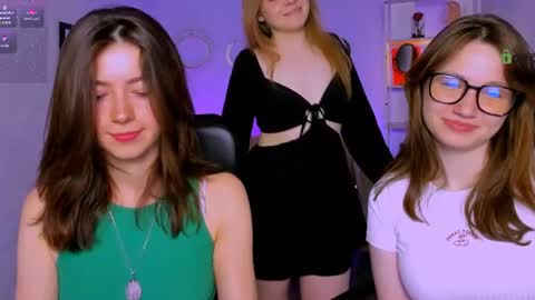Ronni online show from June 2026 07:34:01 PM