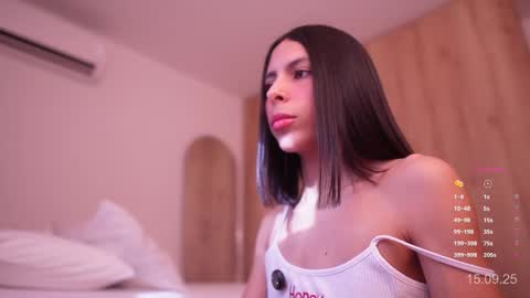 Veronica online show from September 2025 12:49:02 PM