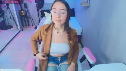 veronica online show from June 2026 07:05:01 PM