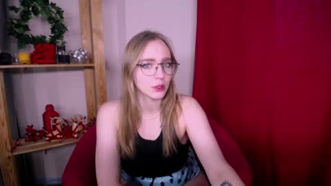 Snapshot of veronicaandersen chatting on February 2025 04:06:01 AM VERONICA online show from February 2025 04:06:01 AM