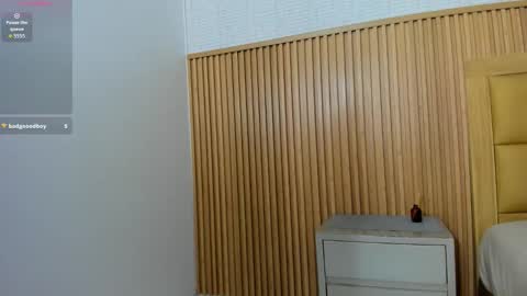 Veronica online show from November 2025 01:33:01 PM