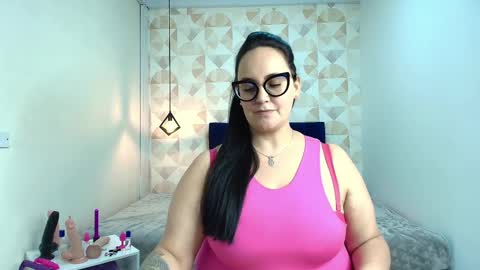 Snapshot of veroniicabbw chatting on February 2025 08:52:02 PM veroniicabbw online show from February 2025 08:52:02 PM