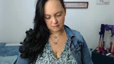 Snapshot of veroniicabbw_ chatting on May 2026 01:06:01 PM veroniicabbw_ online show from May 2026 01:06:01 PM