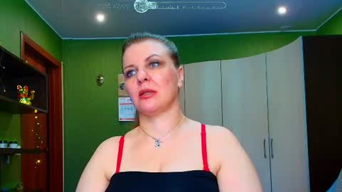 Snapshot of veronikawgold chatting on June 2026 03:11:02 PM VeronikawGold online show from June 2026 03:11:02 PM