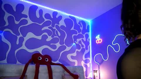        online show from November 2025 09:48:02 PM