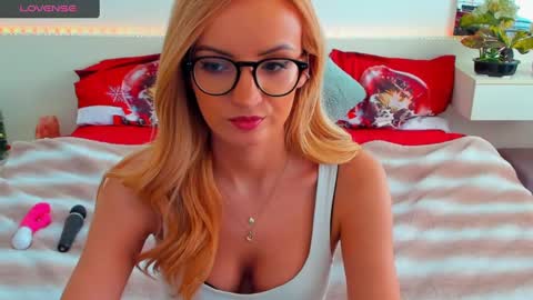 Snapshot of verrasweet4u chatting on February 2025 07:13:02 AM VerraSweet4u online show from February 2025 07:13:02 AM