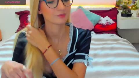 Snapshot of verrasweet4u chatting on September 2025 11:27:01 PM VerraSweet4u online show from September 2025 11:27:01 PM