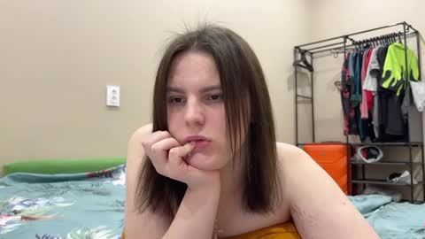 Snapshot of vertuliana chatting on March 2025 04:28:02 PM Karina followed me bb online show from March 2025 04:28:02 PM