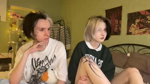 veryraretwins online show from October 2025 10:08:02 PM