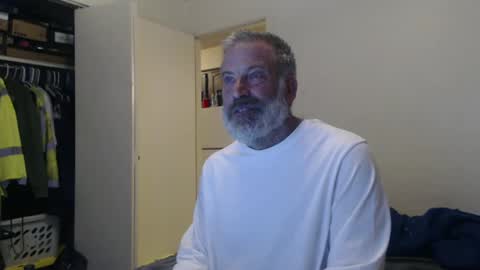 hairy man online show from January 2025 12:52:02 AM