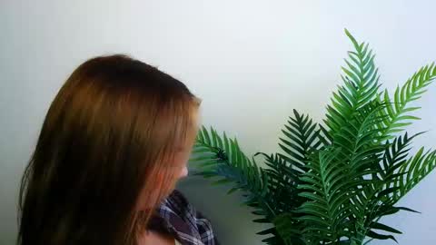 Snapshot of veryveryshygirl chatting on November 2025 09:10:01 AM Ana online show from November 2025 09:10:01 AM