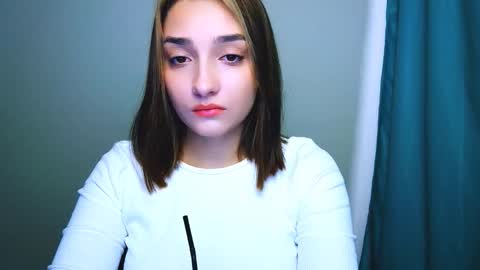 Snapshot of veryveryshygirl chatting on November 2025 01:17:02 PM Ana online show from November 2025 01:17:02 PM