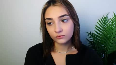 Snapshot of veryveryshygirl chatting on December 2025 10:13:01 AM Ana online show from December 2025 10:13:01 AM