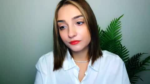 Snapshot of veryveryshygirl chatting on December 2025 07:32:01 PM Ana online show from December 2025 07:32:01 PM