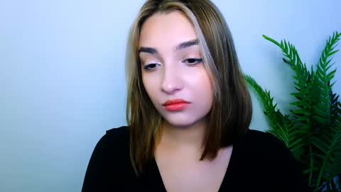 Snapshot of veryveryshygirl chatting on December 2025 07:17:02 AM Ana online show from December 2025 07:17:02 AM