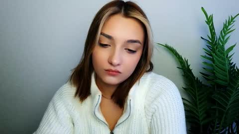 Snapshot of veryveryshygirl chatting on January 2026 09:35:01 AM Ana online show from January 2026 09:35:01 AM