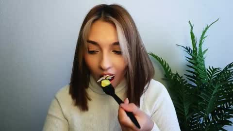 Snapshot of veryveryshygirl chatting on January 2026 09:47:02 AM Ana online show from January 2026 09:47:02 AM