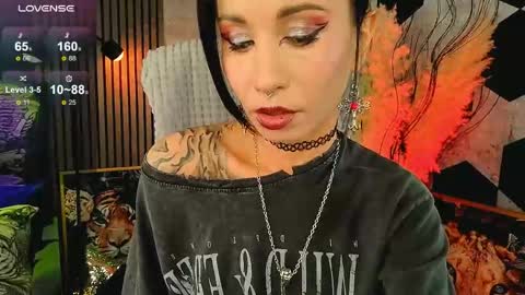 Snapshot of vespera_ chatting on April 2026 03:27:02 PM Lady or Goddess Vespera online show from April 2026 03:27:02 PM