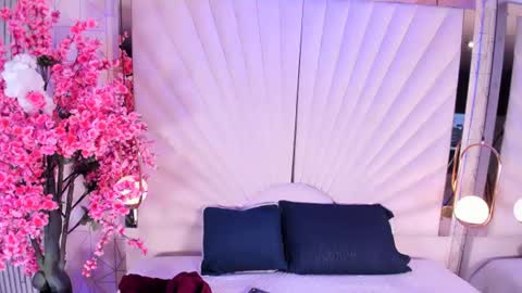 Vesper Velvet  online show from June 2026 05:06:01 AM