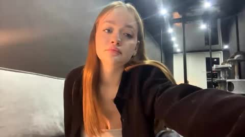 Snapshot of vestaszanto chatting on October 2025 02:34:01 PM Esta online show from October 2025 02:34:01 PM