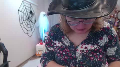 Snapshot of vestawoody chatting on November 2025 07:22:01 AM vestawoody online show from November 2025 07:22:01 AM