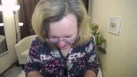 Snapshot of vestawoody chatting on November 2025 07:29:02 AM vestawoody online show from November 2025 07:29:02 AM