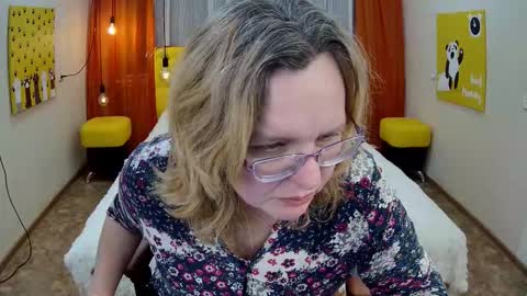 Snapshot of vestawoody chatting on November 2025 01:00:02 PM vestawoody online show from November 2025 01:00:02 PM